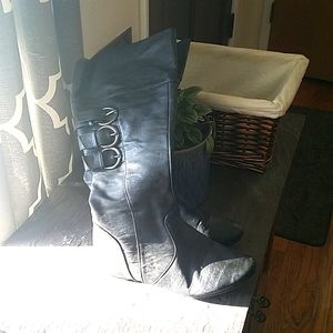 Flat black boots
